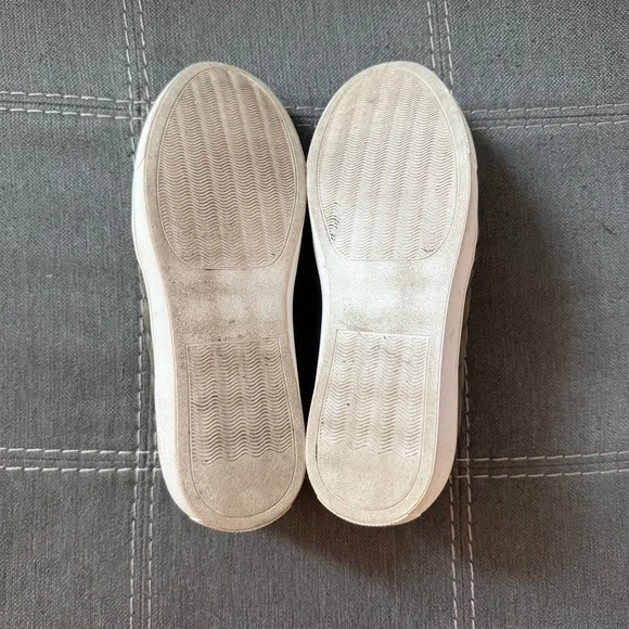 Steve Madden Olive Green Quilted Slip On Loafers - Picture 6 of 7